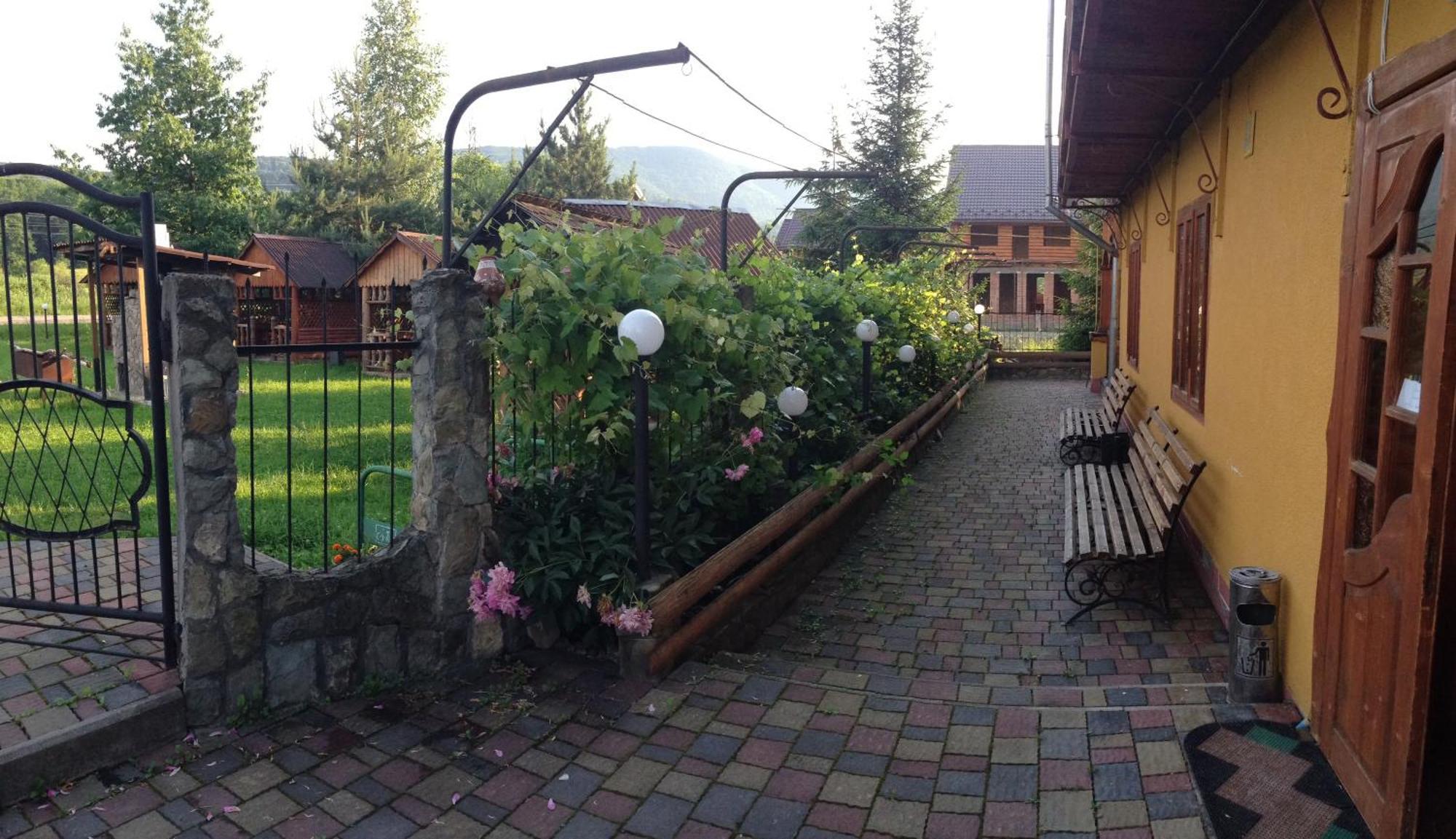 Guest House Dvir Pysanka Kosiv Exterior foto